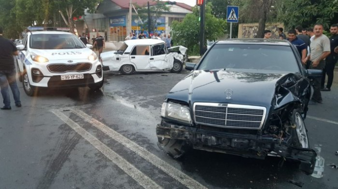 Ağcabədidə "VAZ" və "Mercedes" toqquşdu, xəsarət alan var 