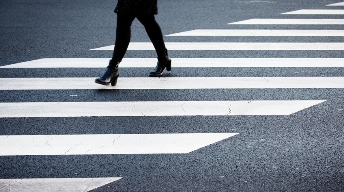 Nizami rayonunda 52 yaşlı qadını avtomobil vurub 