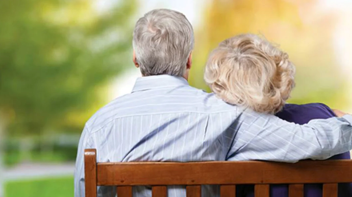 Ölkədə yaşı 100 və daha yuxarı olan neçə insan var? 