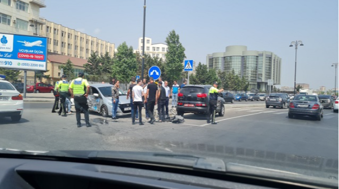 В Баку автомобиль посольства Турции попал в ДТП  - ФОТО