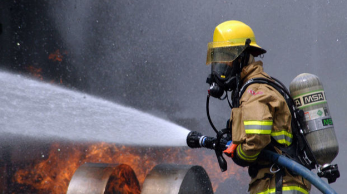 Zaqatalada ferma və yük maşını külə döndü