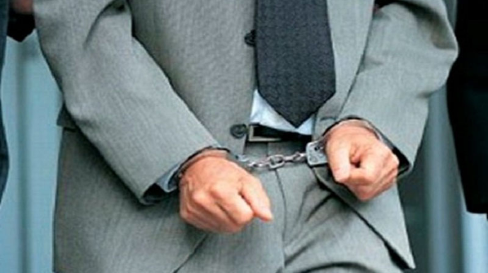 Həbs olunan direktor aldığı rüşvəti kimlərlə böldüyünü açıqladı – DETALLAR 