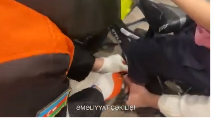 Ayağı velosipedin pedalına sıxışan uşaq belə xilas edildi - VİDEO 