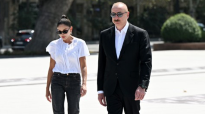 Prezident və birinci xanım avtomobil yolunda görülən işlərlə tanış olublar