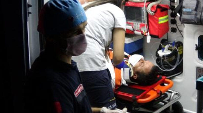 Avtobus sürücüsü həkimlərə yalvardı - "Xəstəxanaya aparmayın, işləməliyəm" - VİDEO 