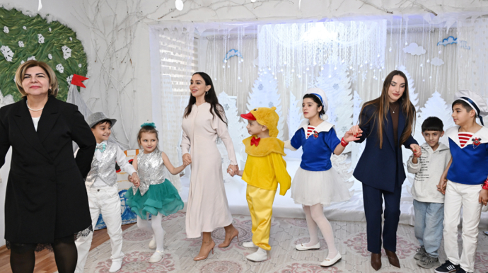 Prezidentin qızı və gəlini uşaqlarla belə əyləndilər - FOTO