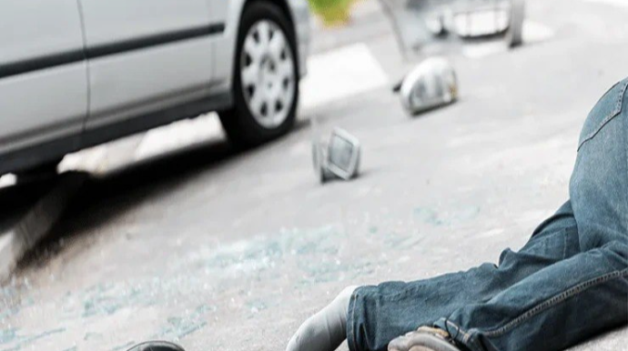 Gəncədə avtomobil 24 yaşlı qadını xəstəxanalıq etdi