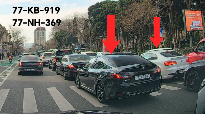 Tıxac zamanı keçidin üzərində dayanan sürücülərin diqqətinə! - CƏRİMƏLƏNƏ BİLƏRSİNİZ - VİDEO