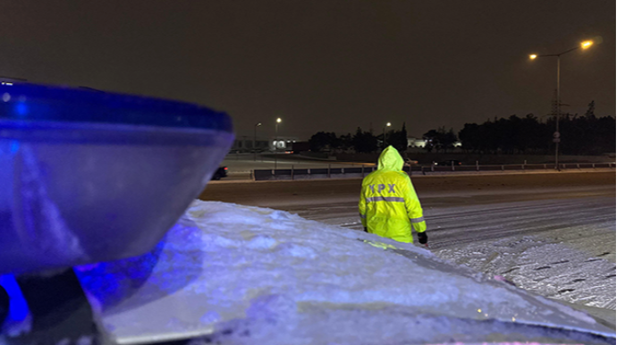 DYP qarlı havada vətəndaşlara belə kömək edir - FOTO - VİDEO