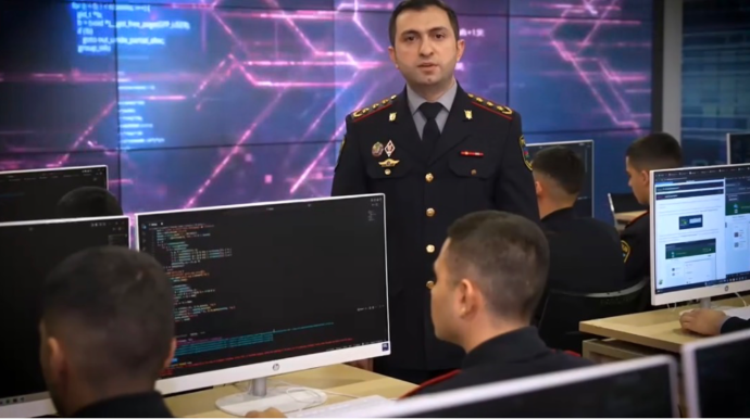 "WhatsApp”la kart məlumatları tələb edənlərə inanmayın - VİDEO 