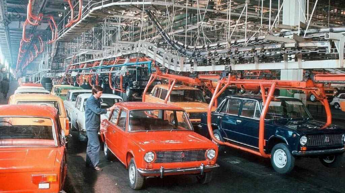 Biz maşın almağa pul tapmayanda türkmənlər Xırdalandan “Jiquli” alıb aparırdı - FOTO