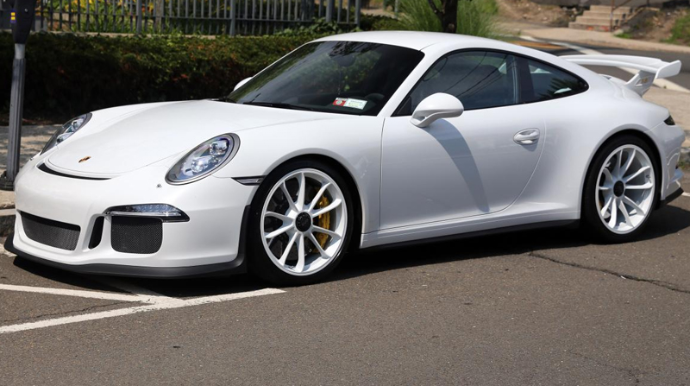 Bu ölkəni çox adam tanımır, amma sakinləri dünyada hamıdan çox "Porsche 911" alır 