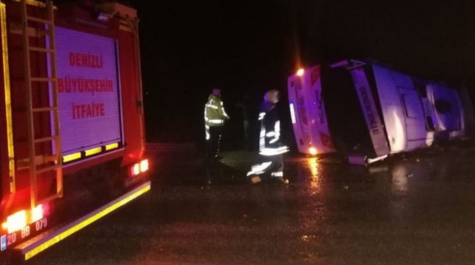 Türkiyədə ağır yol qəzasında 27 nəfər xəsarət alıb 