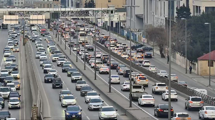 Paytaxtın bu yollarında tıxac var - SİYAHI 