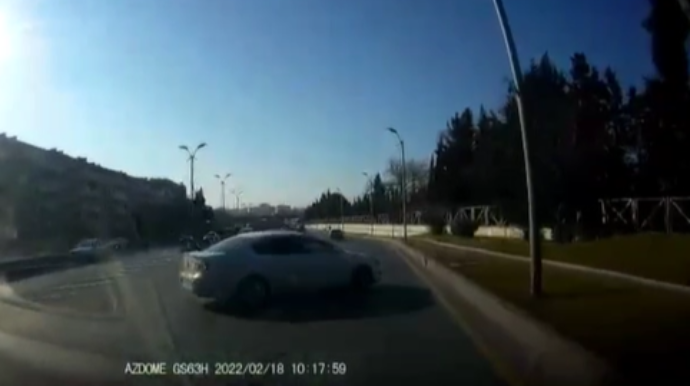 Qayda pozub təhlükə yaradan sürücü  - 90-ZU-660  - VİDEO