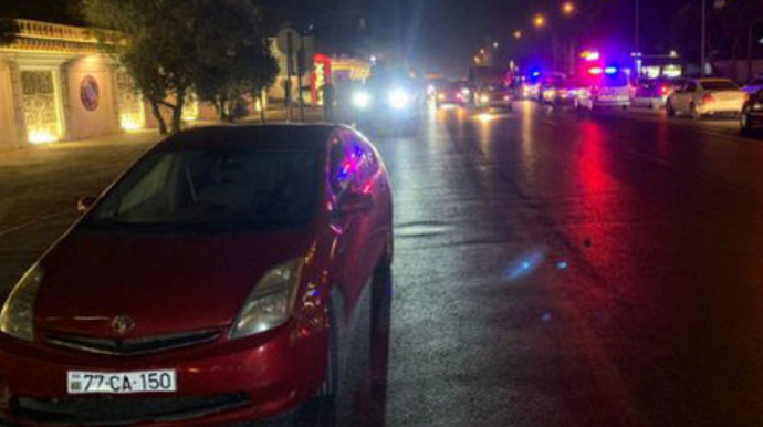 В Баку пешеход погиб после наезда трех автомобилей  - ФОТО