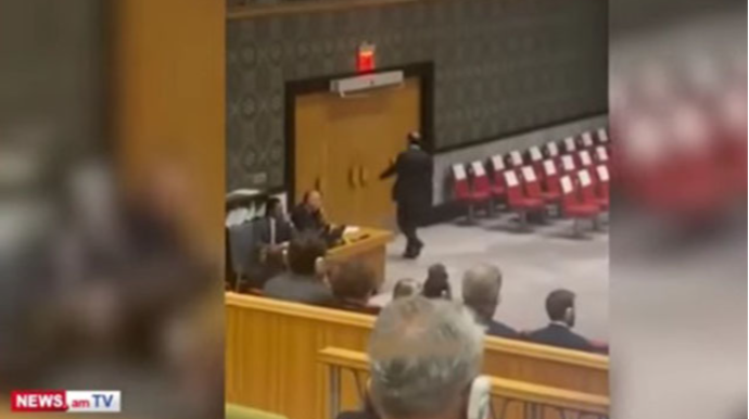 Ceyhun Bayramovun çıxışı zamanı Mirzoyan zalı tərk etdi  - VİDEO