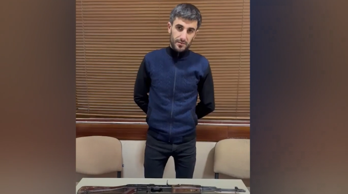 Abşeronda “Kalaşnikov” satmaq istəyən şəxs saxlanıldı - VİDEO 