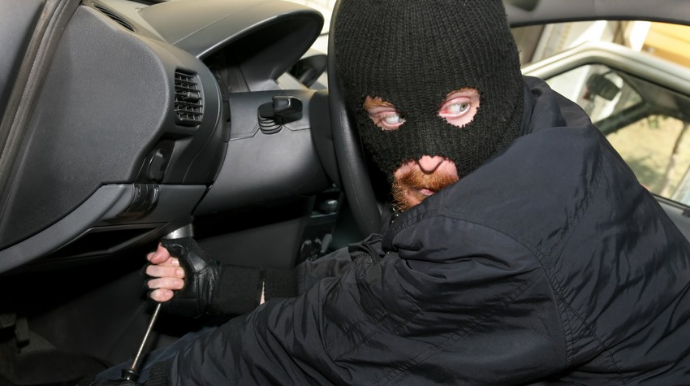 Bakıda avtomobilin dövlət qeydiyyat nişanları oğurlanıb