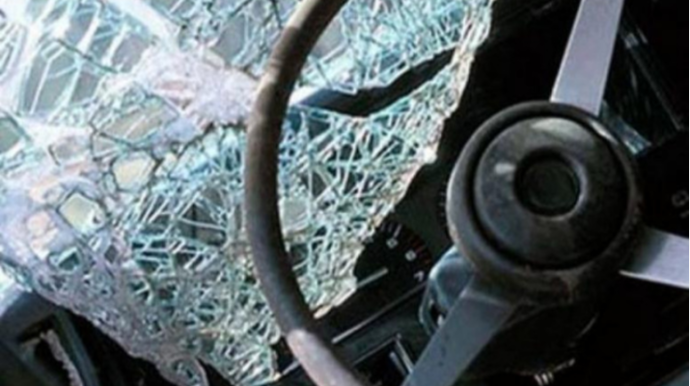 Qazaxda yol qəzası zamanı iki nəfər xəsarət alıb