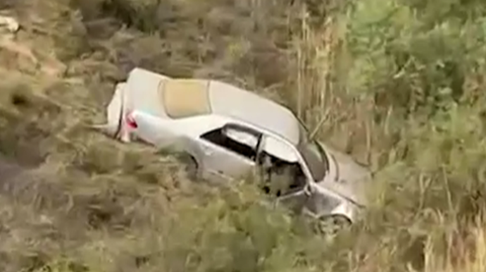 Bakıda maşın dərəyə aşdı - Sürücü öldü - VİDEO