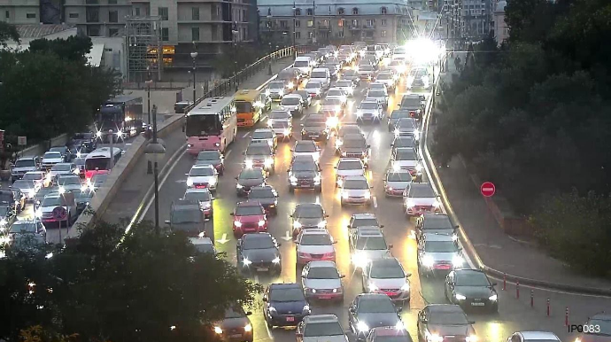 Paytaxtda sıxlıq olan küçə və prospektlər açıqlanıb - SİYAHI   - FOTO