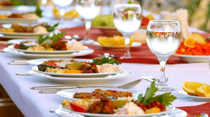 Karantin rejimini pozan restoran aşkarlanıb