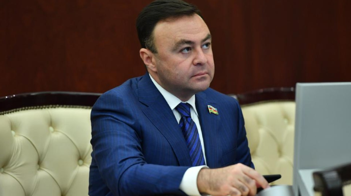 Elnur Allahverdiyev “Yaşıl enerji” konsepsiyasının səmərəsindən danışdı