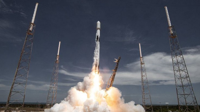 Компания SpaceX  осуществила запуск ракеты-носителя со спутниками Starlink