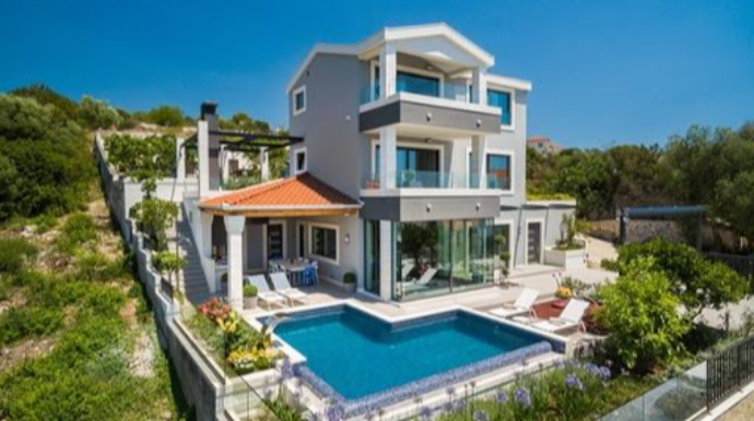 Bakıdakı sahibsiz villaları göstərib 110 min aldılar - 2 nəfər həbs edildi