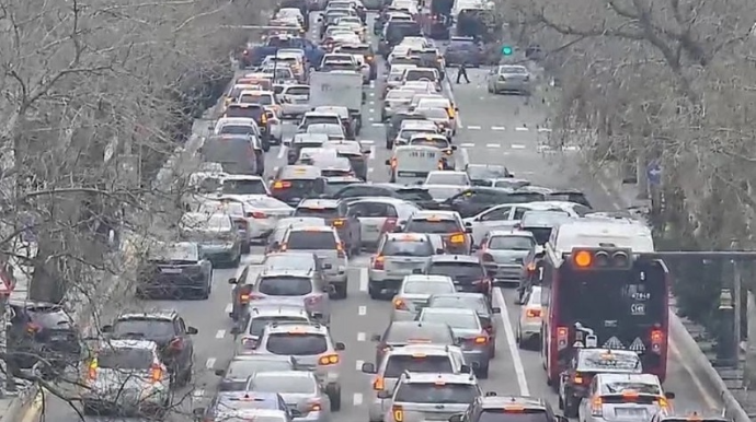 Bakının bir sıra yollarında tıxac yaranıb  - FOTO