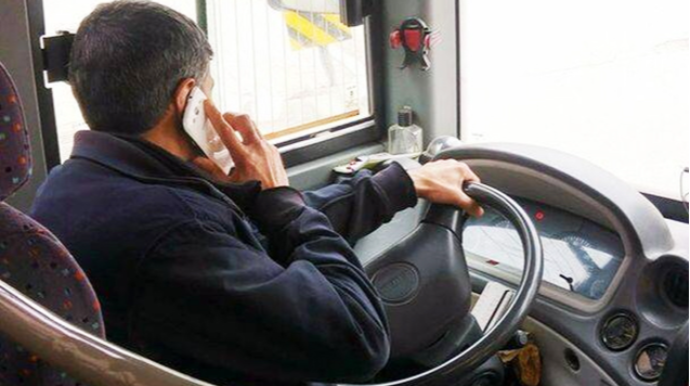 Sumqayıtda qadın ona sataşan avtobus sürücüsünü videoya çəkdi, özü həbs olundu 