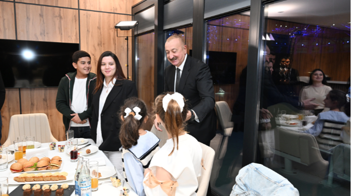 İlham Əliyev və xanımı Gəncədə şəhid övladları ilə görüşdülər - FOTO - VİDEO