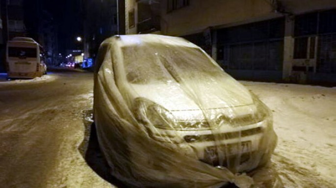 Maşınları soyuqdan qorumaq üçün maraqlı üsullar  - FOTO