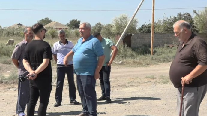 Qaraqaşlı kəndinin sakinləri: "Qazsız evlərdə qalmışıq" - VİDEO