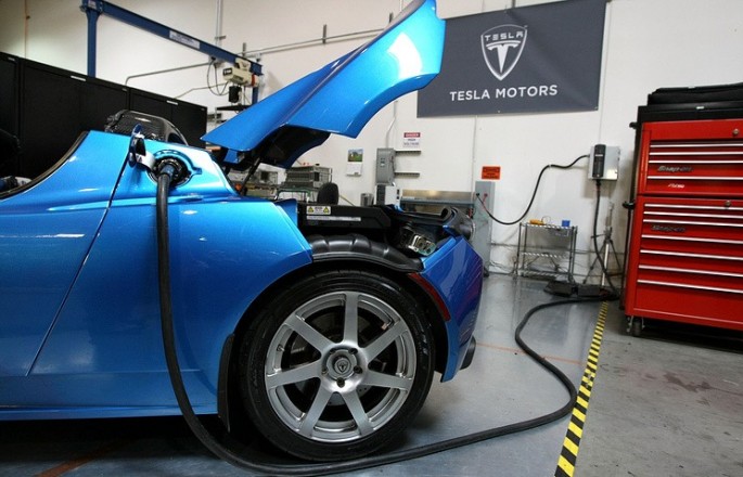 "Tesla" elektromobillərini Çində istehsal edəcək