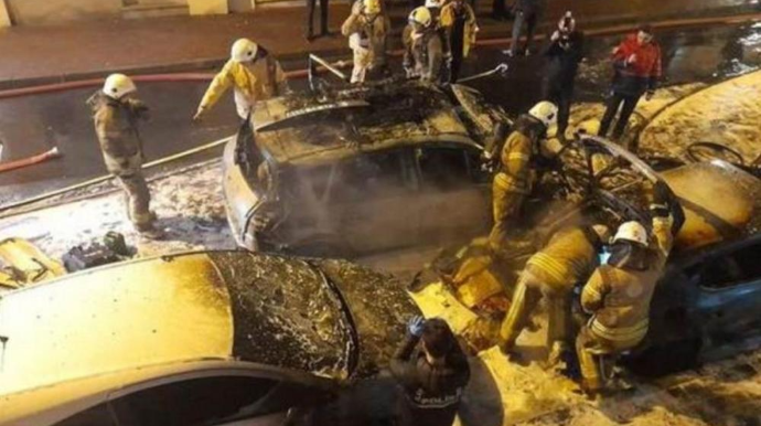 İstanbulda daha bir terror aktı:  Bomba yerləşdirilmiş avtomobil partladıldı