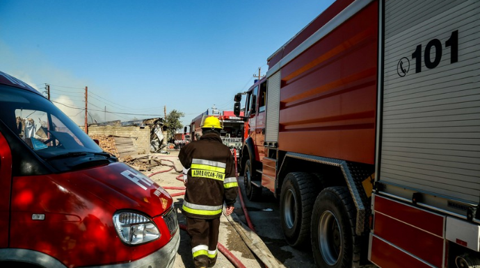 Xırdalanda yaşayış binasında partlayış olub, 14 nəfər təxliyə olunub 