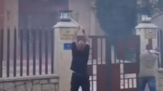 Ermənilərin Livandakı səfirliyimizə hücum ANI – VİDEO 