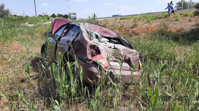 Kürdəmirdə avtomobil aşıb, 3 nəfər xəsarət alıb  - FOTO