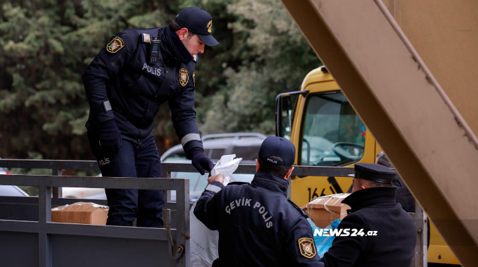 Polislər də Türkiyəyə yardım kampaniyasına qoşulub - FOTOLAR