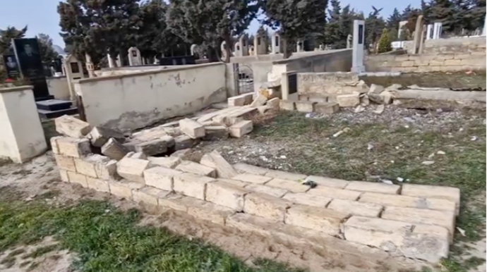 Saray qəbiristanlığında dağıntı törədildi - VİDEO