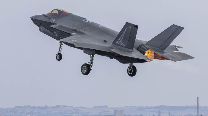 İran ABŞ-yə məxsus F-35-i vurdu - VİDEO