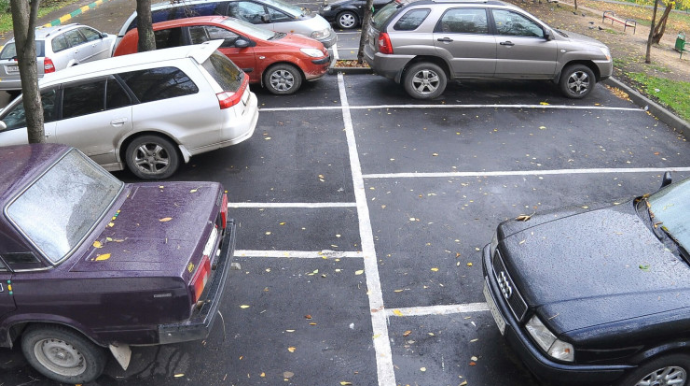 Bakıda maşını düzgün park etməyən sürücü belə cəzalandırıldı - FOTO