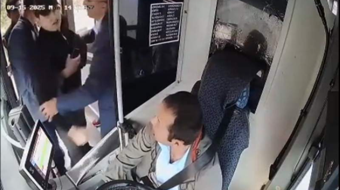 Avtobus sürücüsünü döyən şəxs saxlanıldı - FOTO