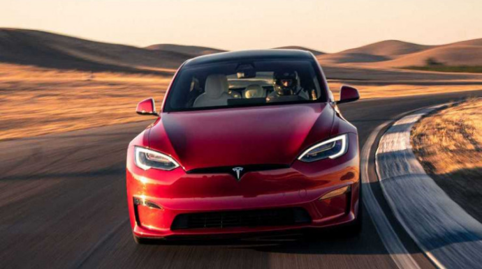 Yeni “Tesla Model S” rekord göstəricidə yol getdi - VİDEO 