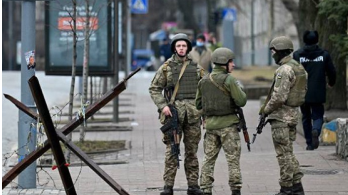 Kiyev gücləndirilmiş komendant saatına KEÇDİ 