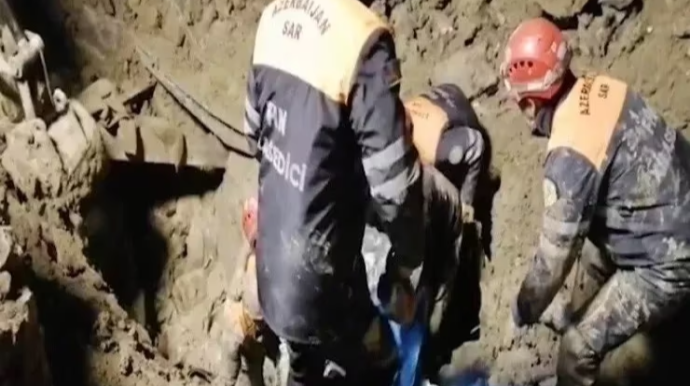 Azərbaycanda FƏLAKƏT baş verdi:  Torpağın altında qaldılar
