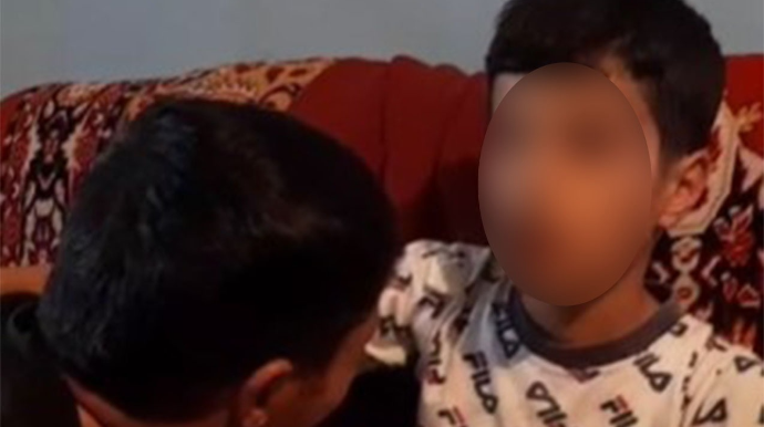 “Müəllim yumruqla uşağımın üzünə vurdu, gözlərində problem yarandı”