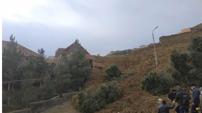 Xidmət rəisi: "Badamdarda sürüşmə ərazisində proses hələ stabilləşməyib" 